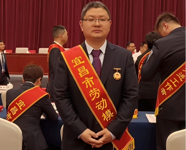 祝賀！微特工程師張艷波榮獲宜昌市“勞動模范”稱號
